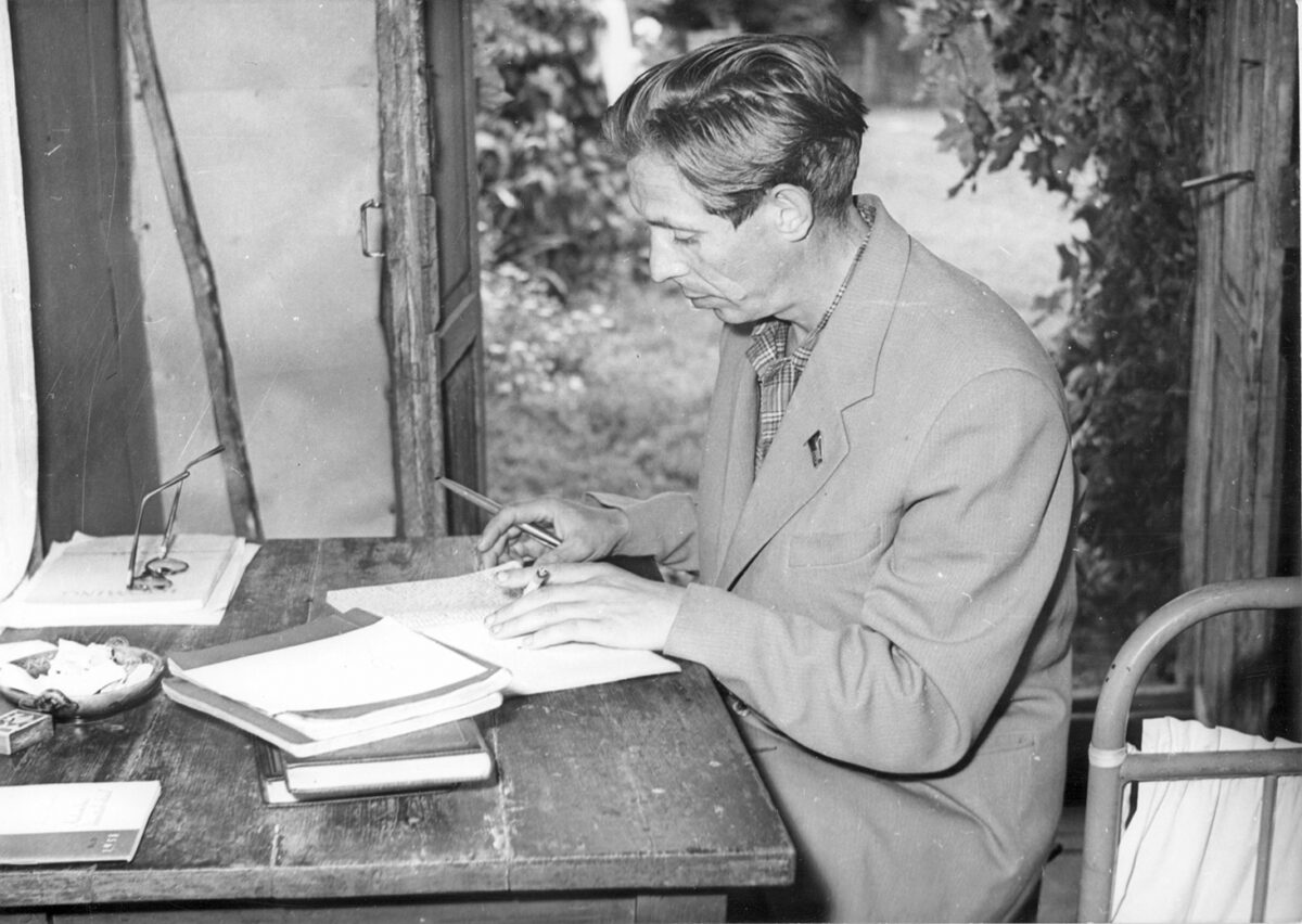 MEENUTUSI JUHAN SMUULIST TEMA 100. SÜNNIAASTAPÄEVA PUHUL