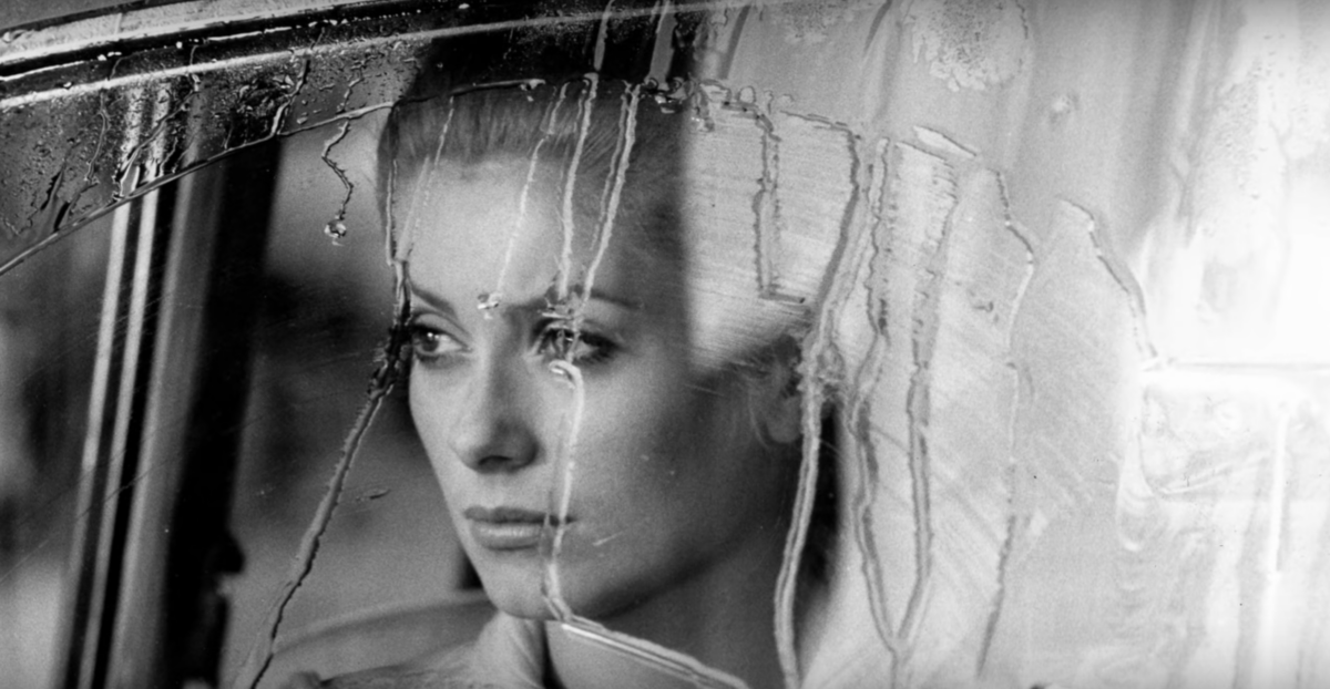 BLUUSI M&Uuml;STEERIUM