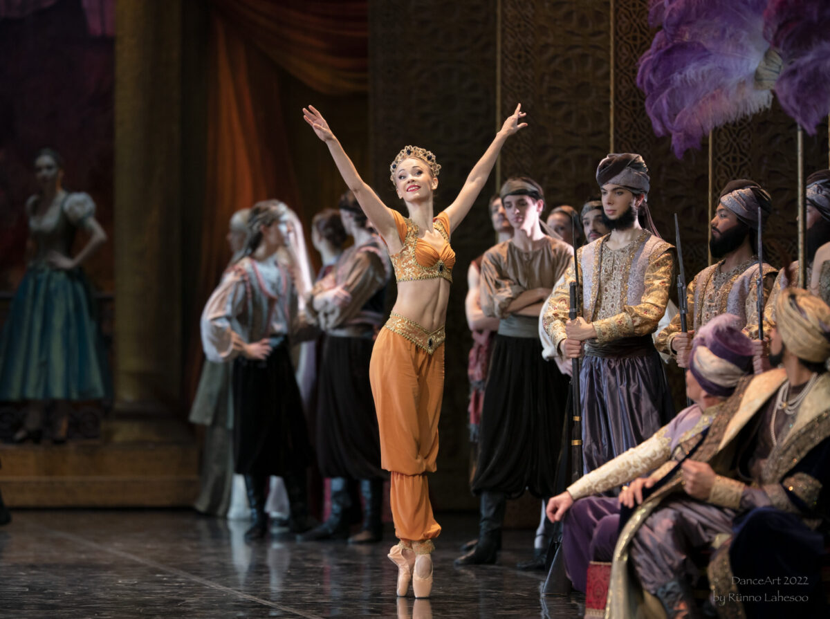 MEELELAHUTUSLIK JA DIVERTISMENTLIK „KORSAAR”