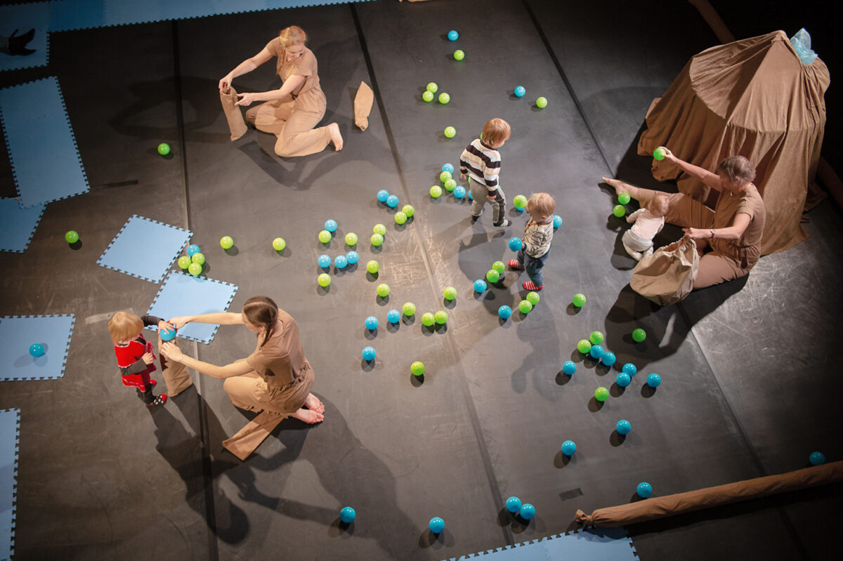 LOOMINGULISEST BEEBIST AGENTSE TEATRIVAATAJANI