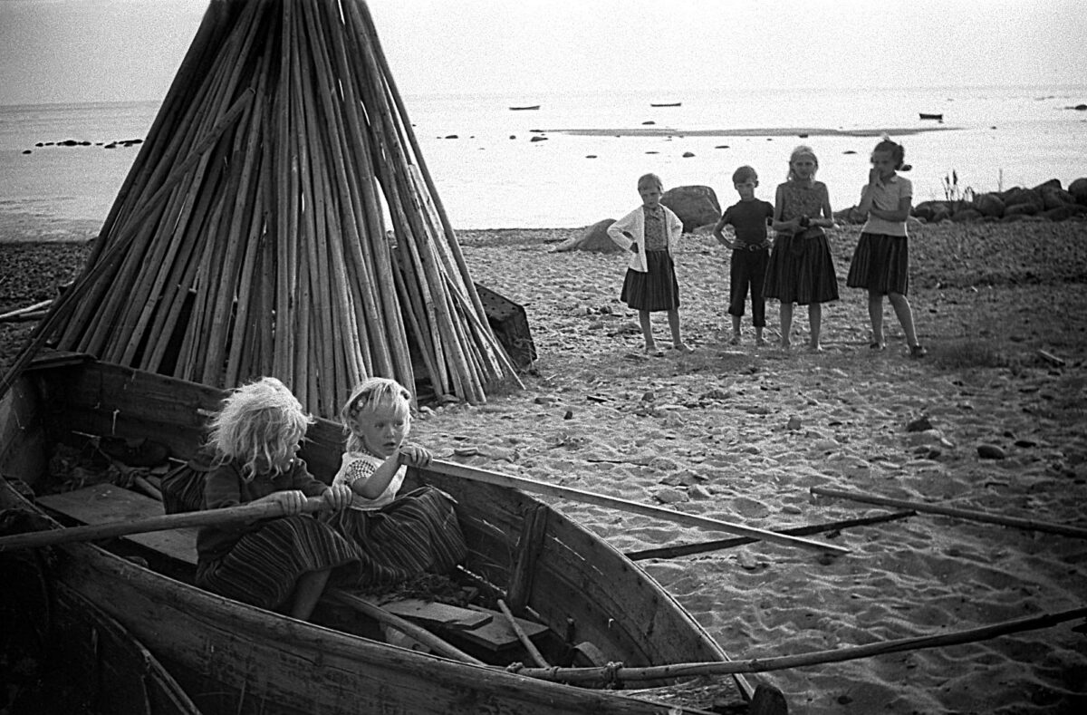 ENN SÄDE FOTOALBUM 27. Pildikesi Kihnust 50 aasta eest. „Kihnu naine”