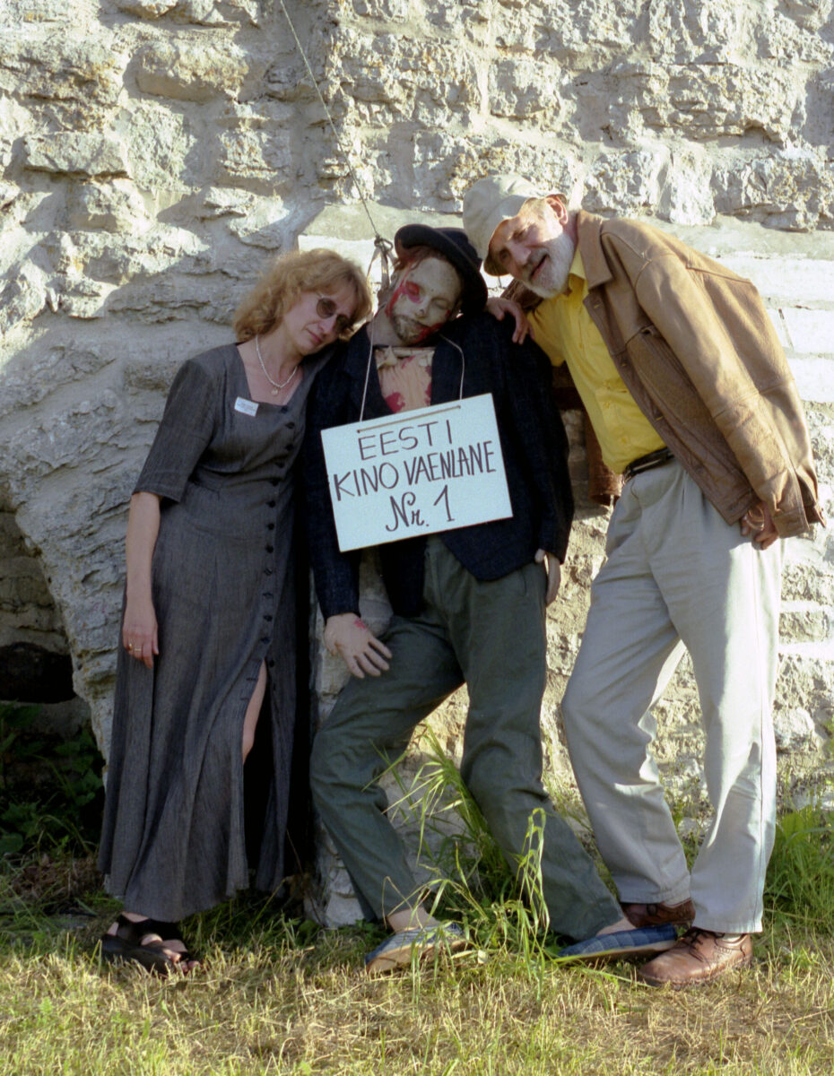 ENN SÄDE FOTOALBUM 28. Filmipidu 2000 Pirital kloostri aias