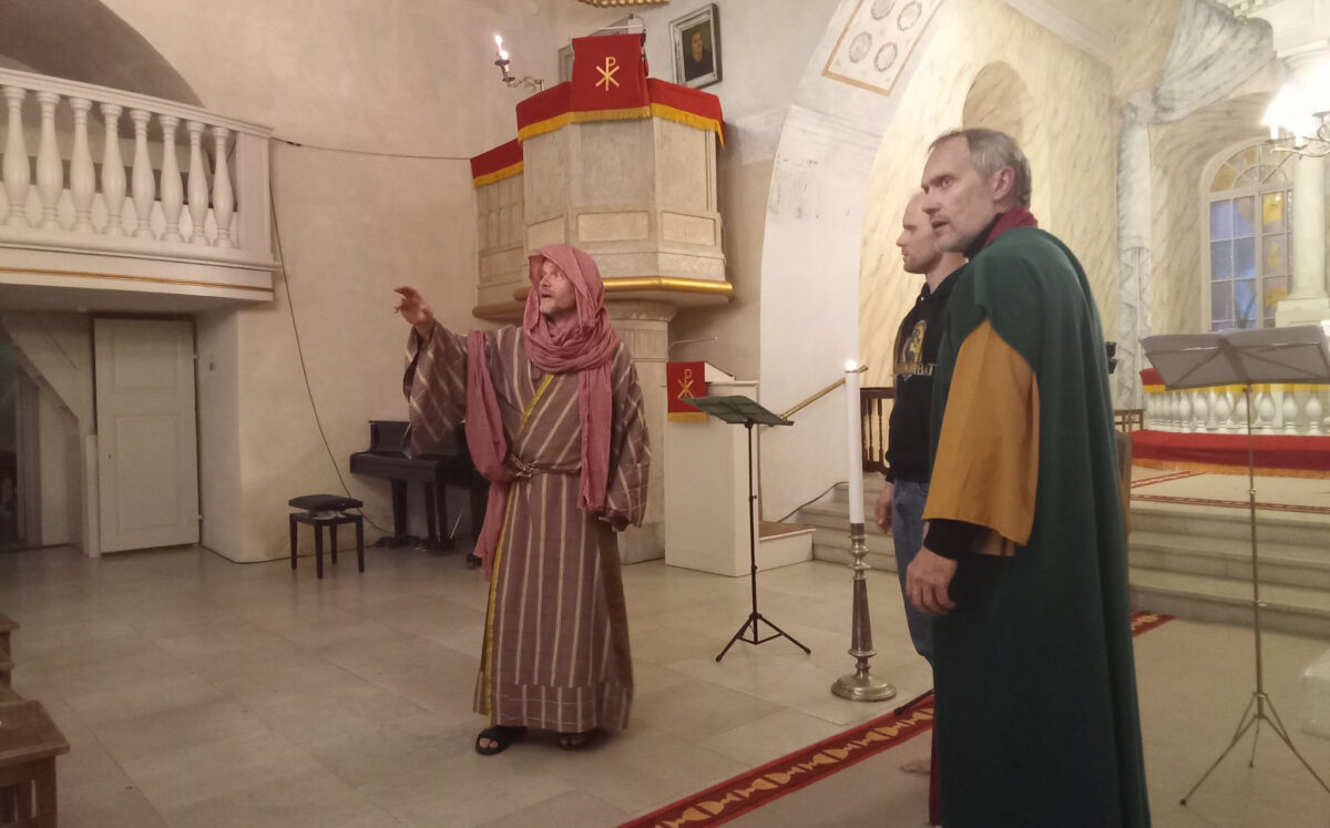 PÜHADUSE VÕIMALIKKUSEST TEATRIS