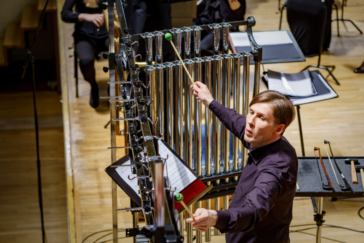 HINGE JA VAIMU RADADEL II: VARJATUD POTENTSIAAL