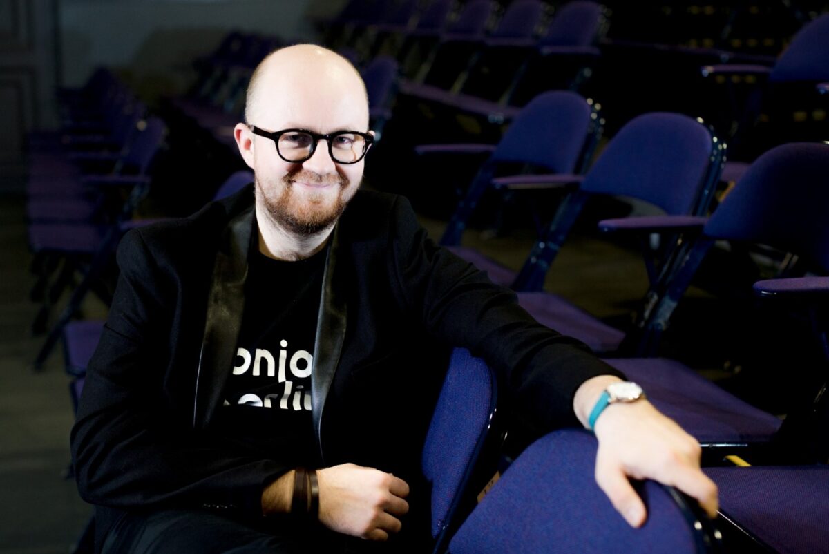 KUI SULLE TEHAKSE PAKKUMINE MINGIT OOPERIT LAVASTADA…