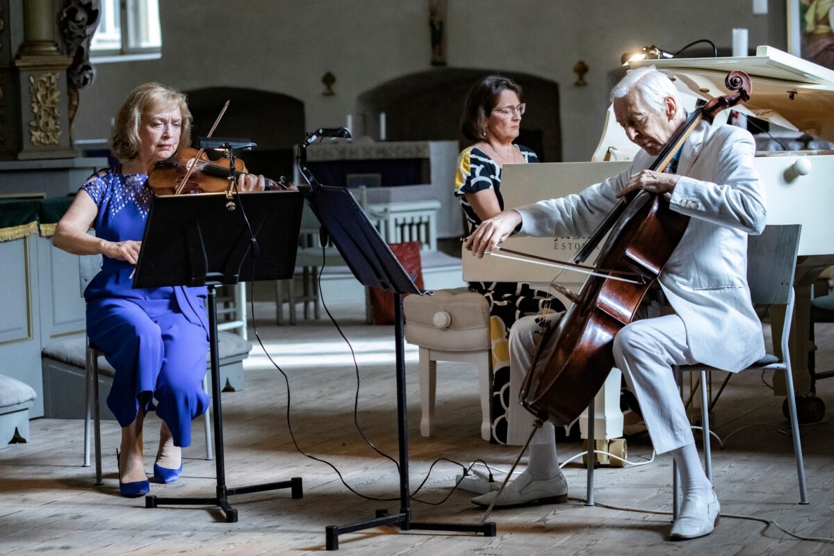 EMOTSIOONIDE MAASTIK KOLMEL KONTSERDIÕHTUL