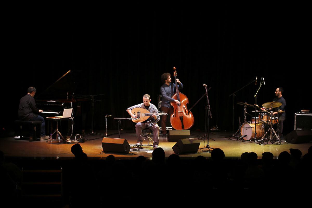 TAGASIVAATEID M&Ouml;&Ouml;DUNUD DŽ&Auml;SSI- JA BLUUSIAASTALE I