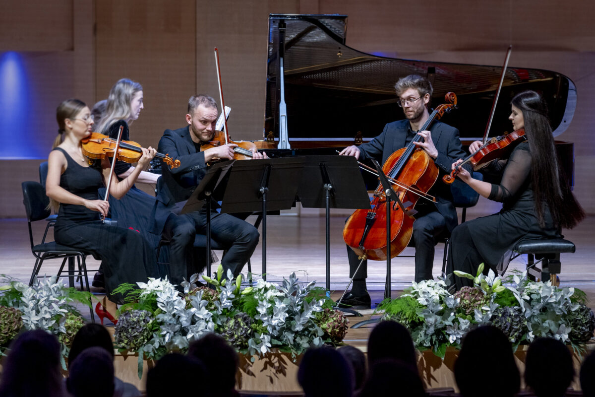 LÄBINISTI EESTI OMA