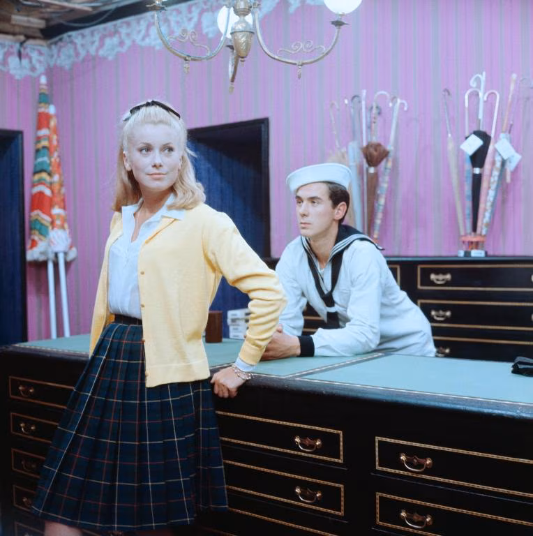 PÕGUS PILK CATHERINE DENEUVE’I LIIKUMISELE FILMIMAAILMAS JA AJAJÄRGULE, MIL SEE ALGAS