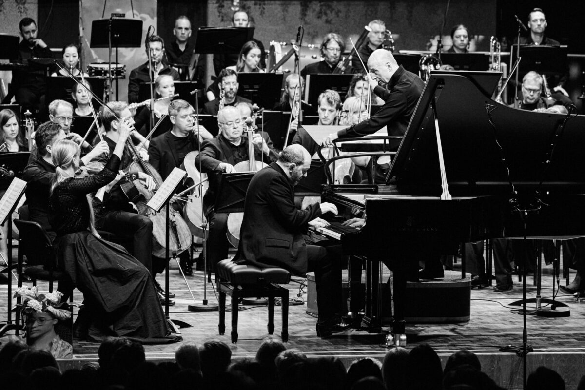 MAAILM KOHTUB PÄRNUS