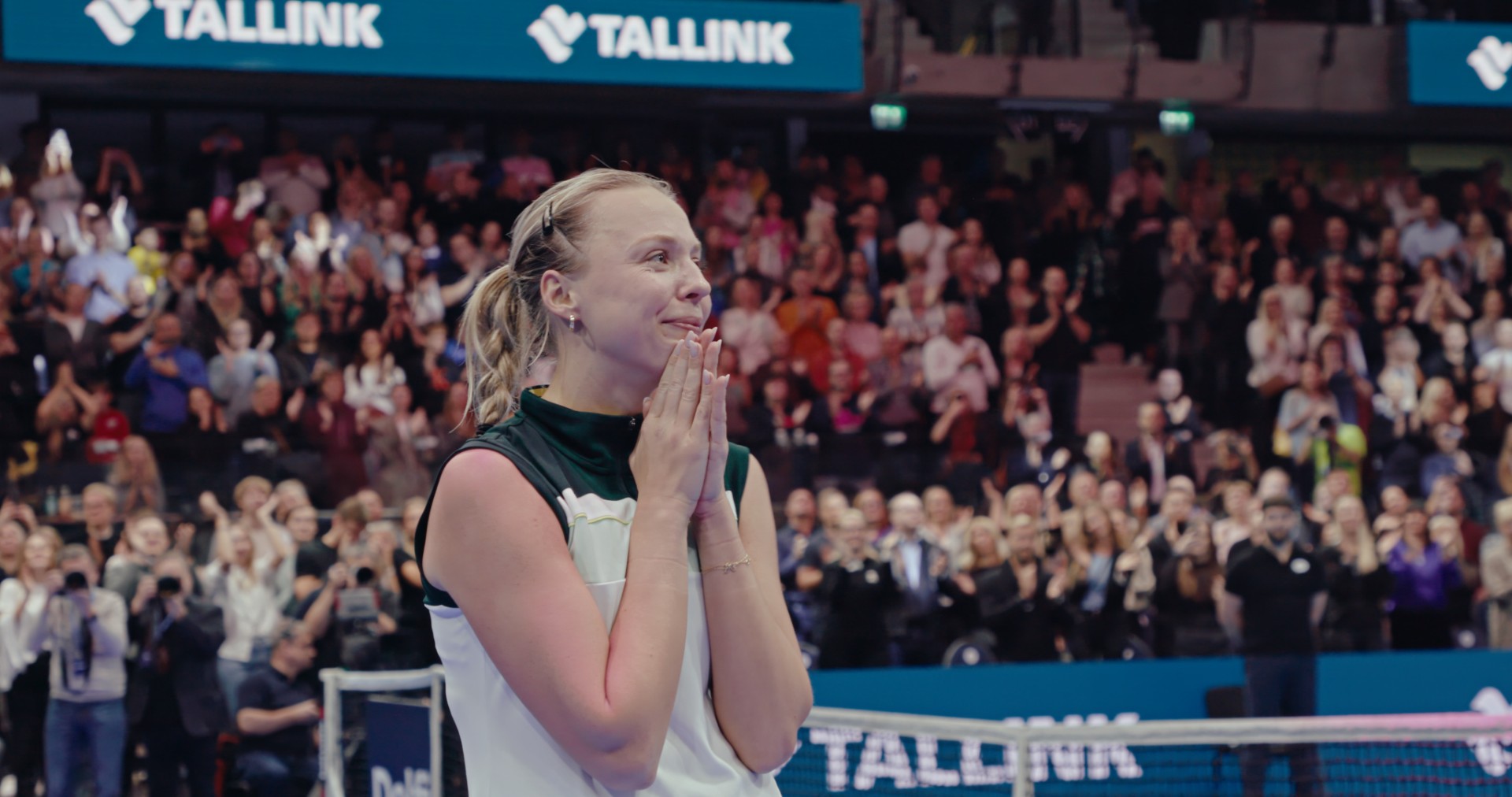 ANETT, ERILISTE OMADUSTEGA TÜDRUKUTIRTS