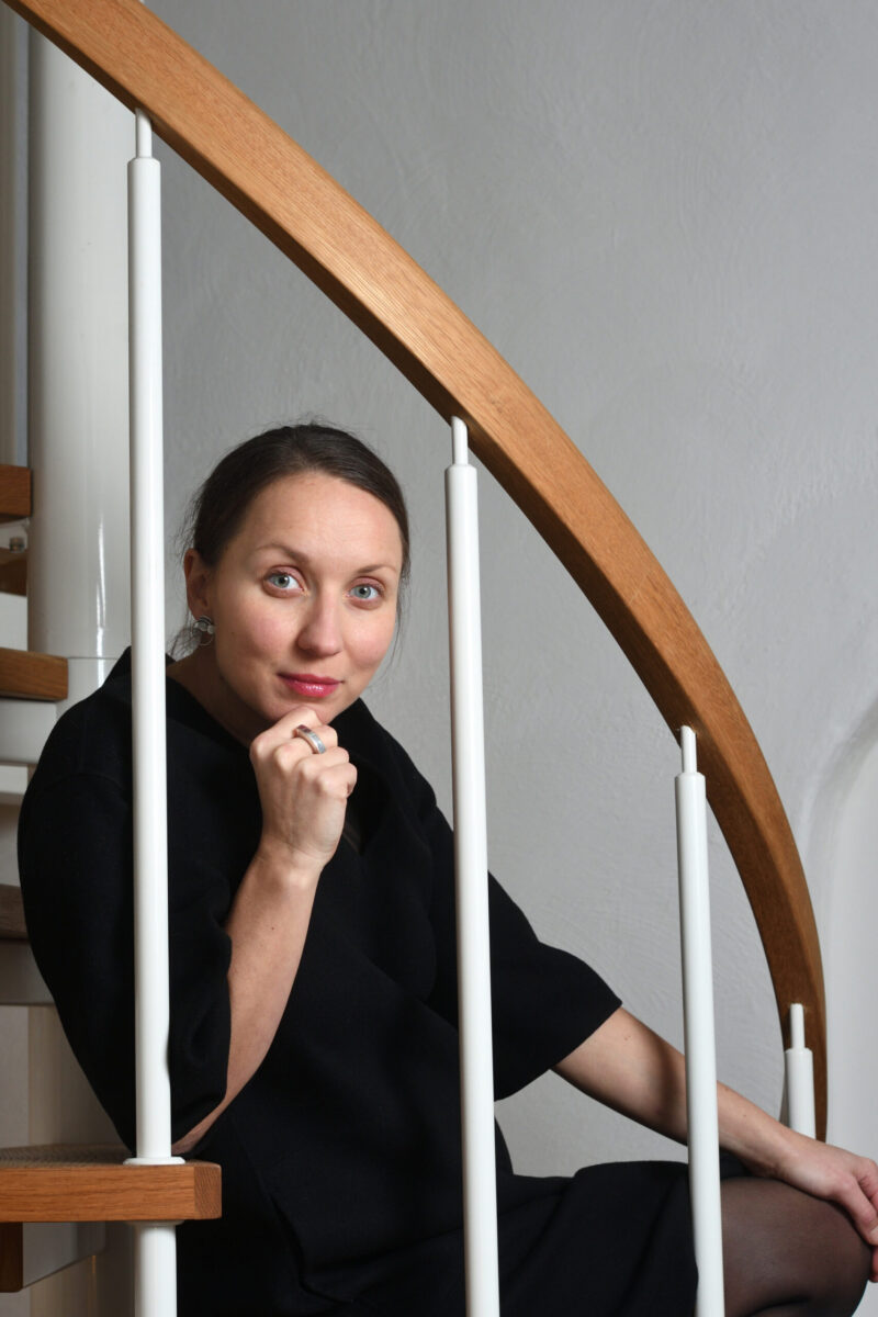 PERSONA GRATA ELINA LITVINOVA