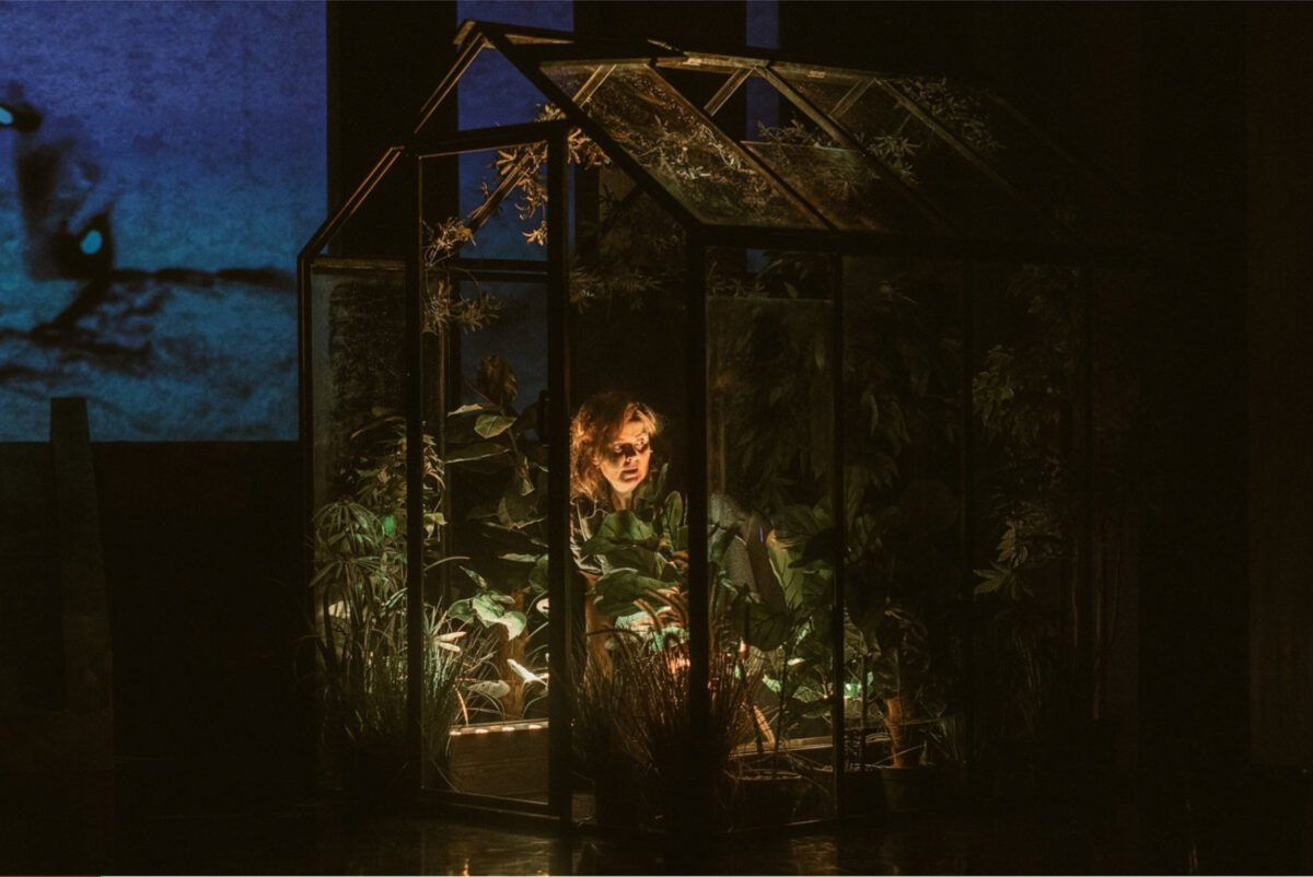 SUUR PEITUB V&Auml;GA V&Auml;IKESES1