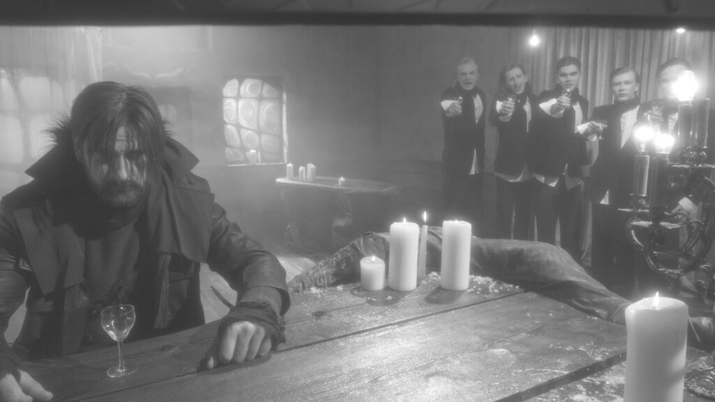 VAATAJA MULJEID BFMI TUDENGITE  ADAPTATSIOONIFILMIDE KASSETIST „KEEGI TEINE”.