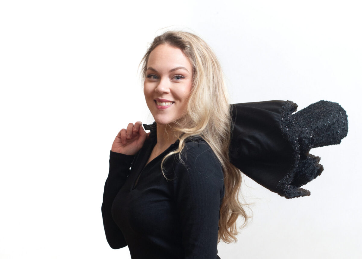 PERSONA GRATA KARIS TRASS