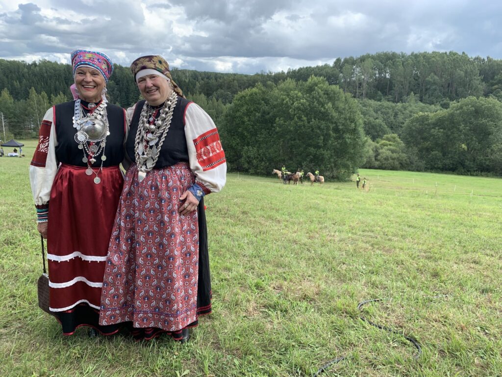 6vastab Kauksi Üllega