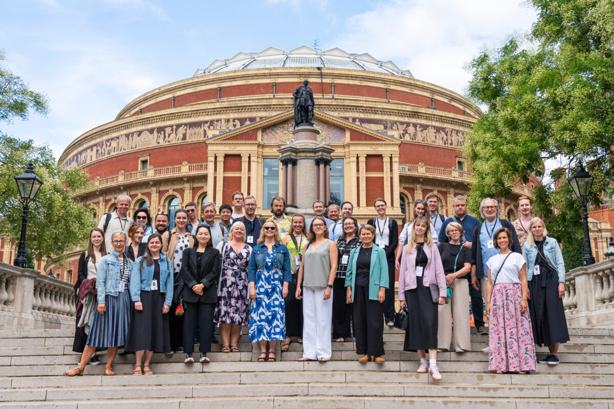 EESTI FILHARMOONIA KAMMERKOOR TURNEEDEL P&Auml;RDIga