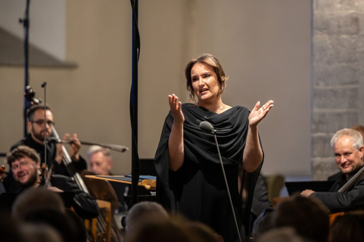 ENDISELT INIMH&Auml;&Auml;LELE KESKENDUDES