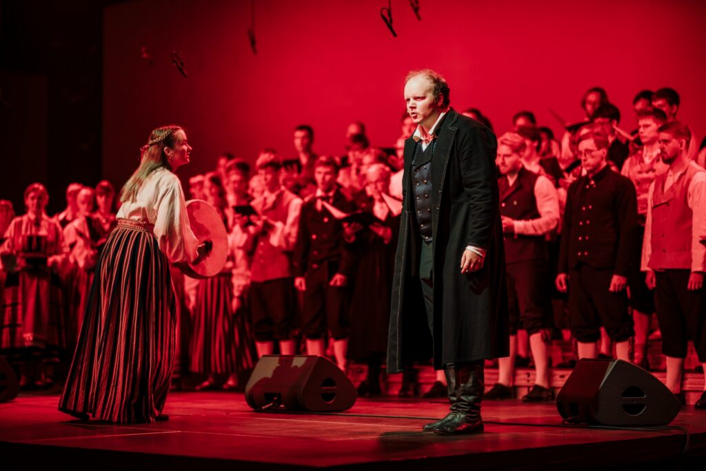 110 HELLETUST JA 100 MEEST KONTSERDILAVAL