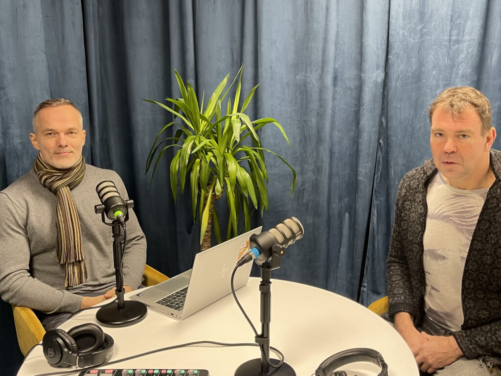 TEATRIVAHT. &bdquo;TAGASISIDE&rdquo;