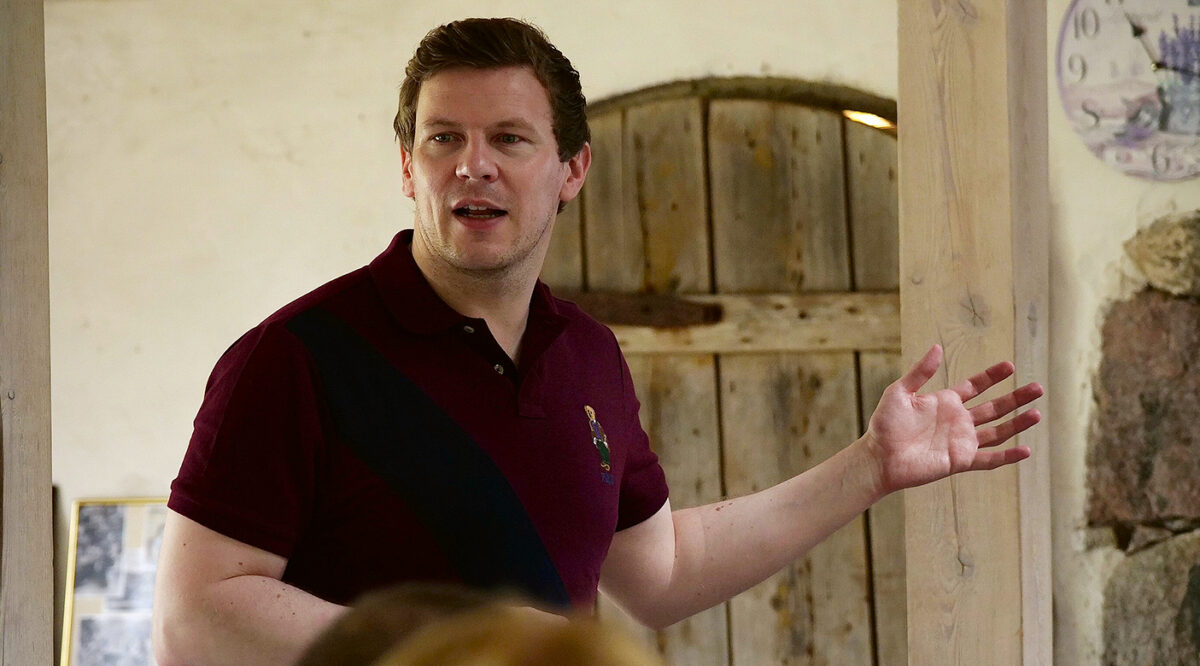 VESTLUS MATTHEW BLAKEMORE’IGA: TEHISARU LUBADUSED JA OHUD LOOMEVALLAS