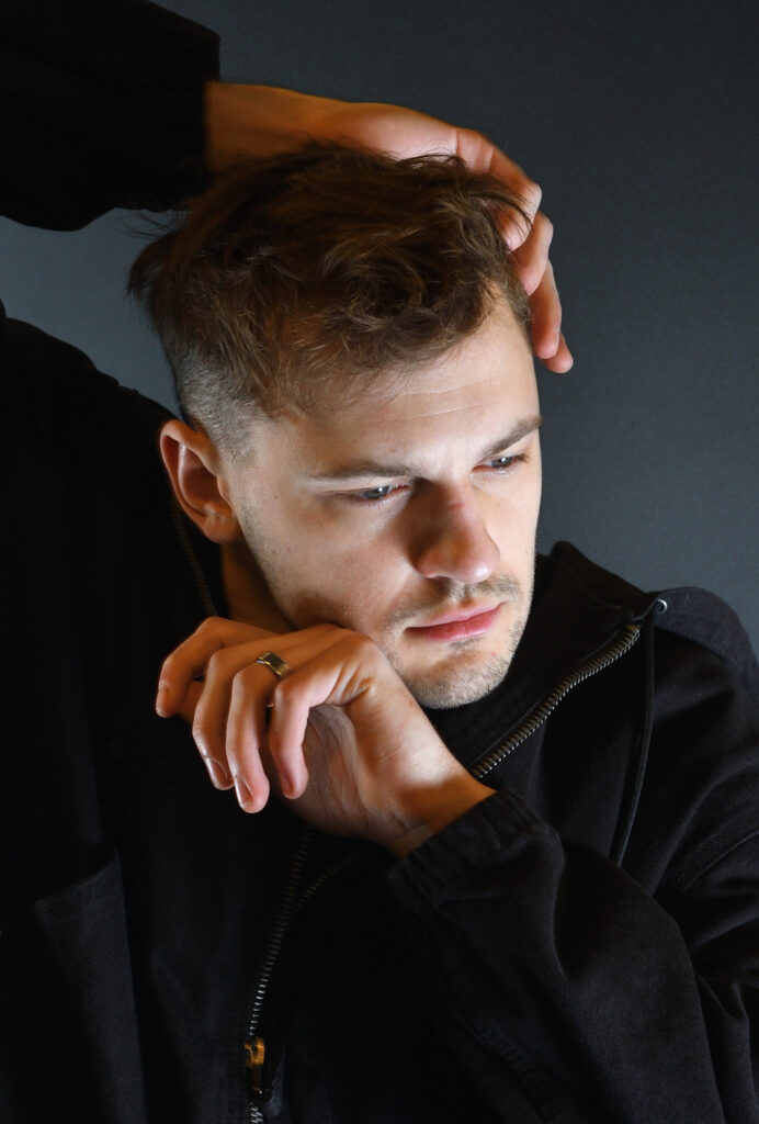 PERSONA GRATA ROBIN TÄPP