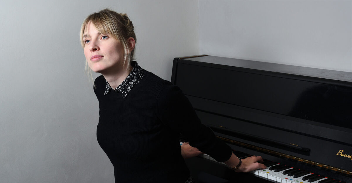 PERSONA GRATA LIISA HÕBEPAPPEL